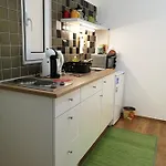 Square Apartment