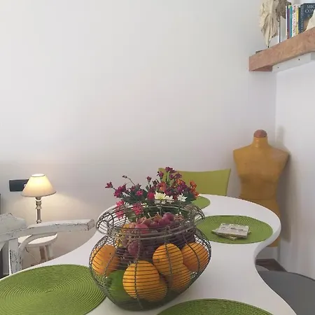 Apartment Square *